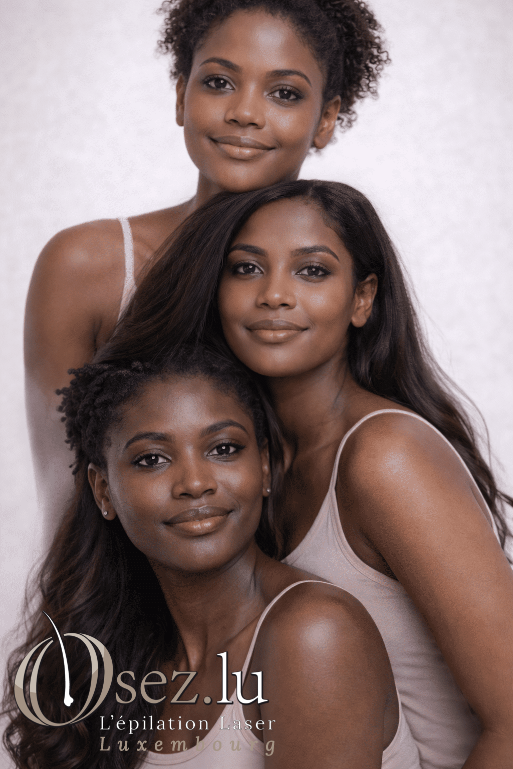 Femmes aux peaux foncées présentant différentes nuances de carnation, illustrant une approche personnalisée de l’épilation laser.